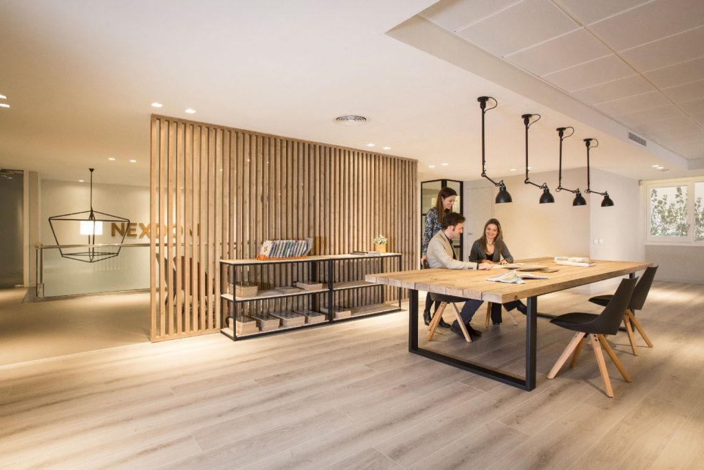 Proyecto de interiorismo de la oficina Nexdom en Barcelona